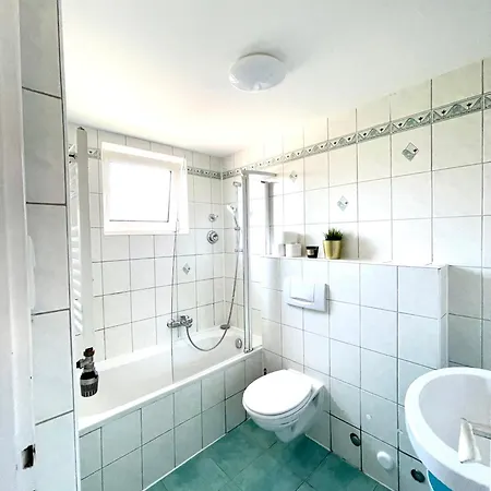 Lägenhet Mit Balkon, *